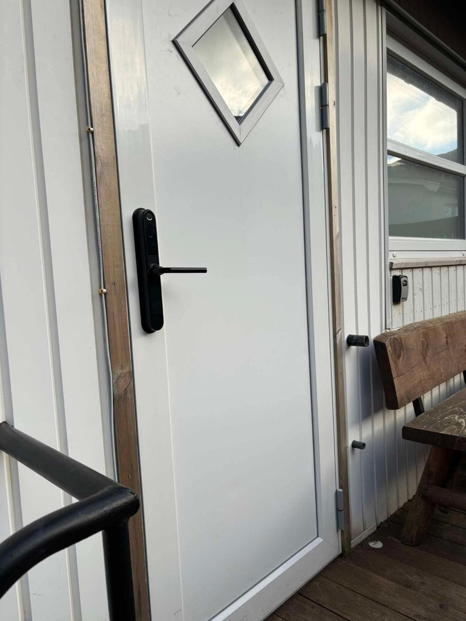 Brand New Flat In Central Klaksvík エクステリア 写真